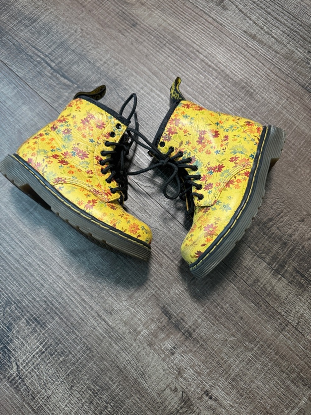 Dr. Martens Yellow Floral Lace-Up Boots - Picture 4 of 8